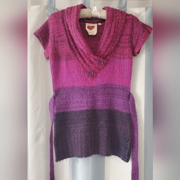 Purple and pink short sleeved sweater with belt. - Picture 9 of 11